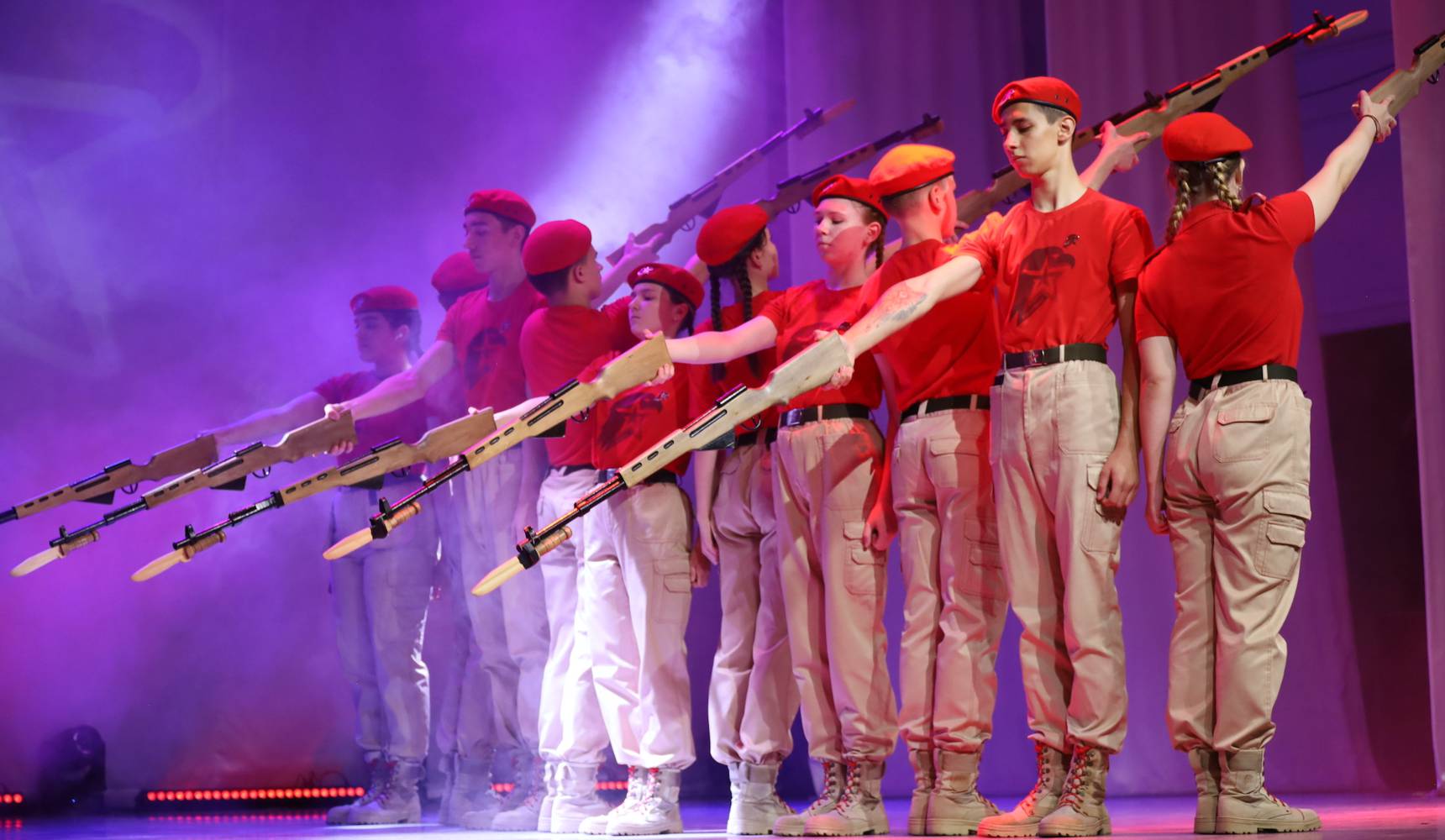 В рядах юнармейцев