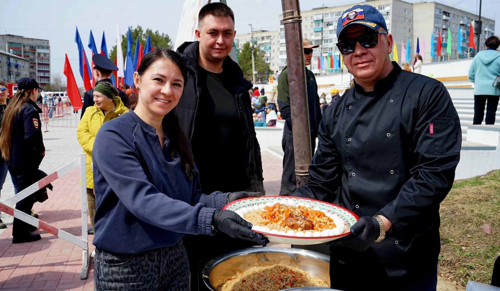 Амурск ярко и аппетитно отметил Первомай