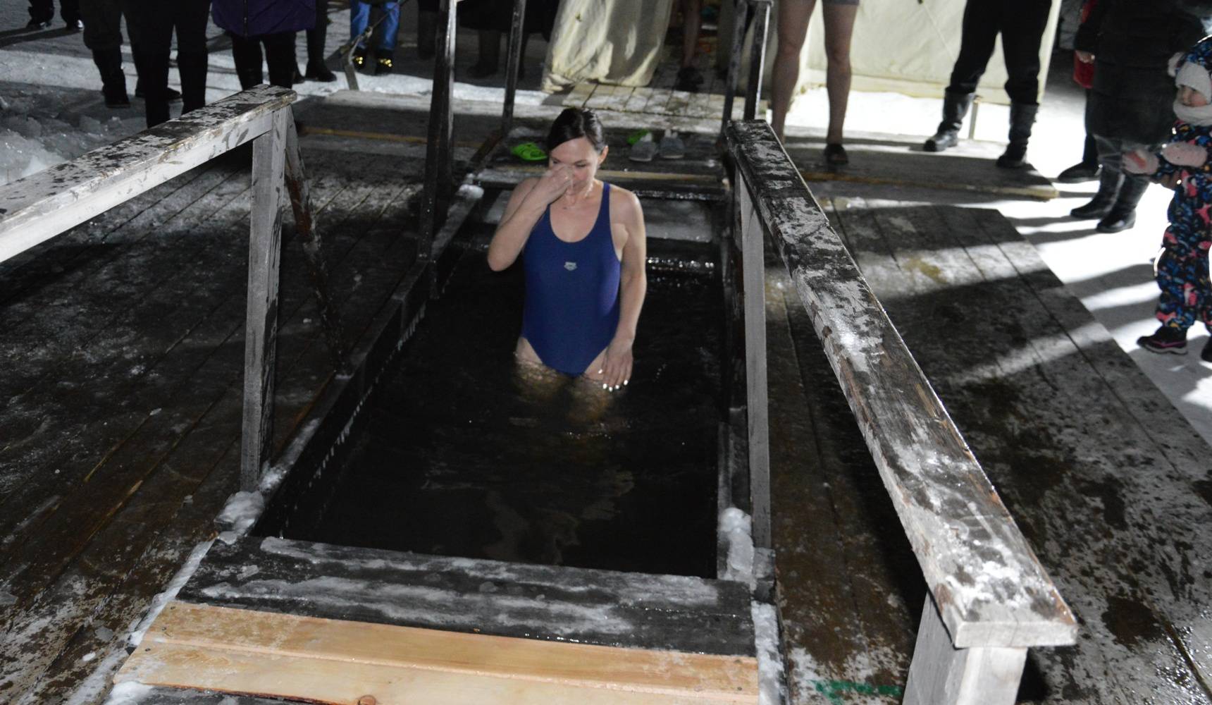 Ледяной заплыв