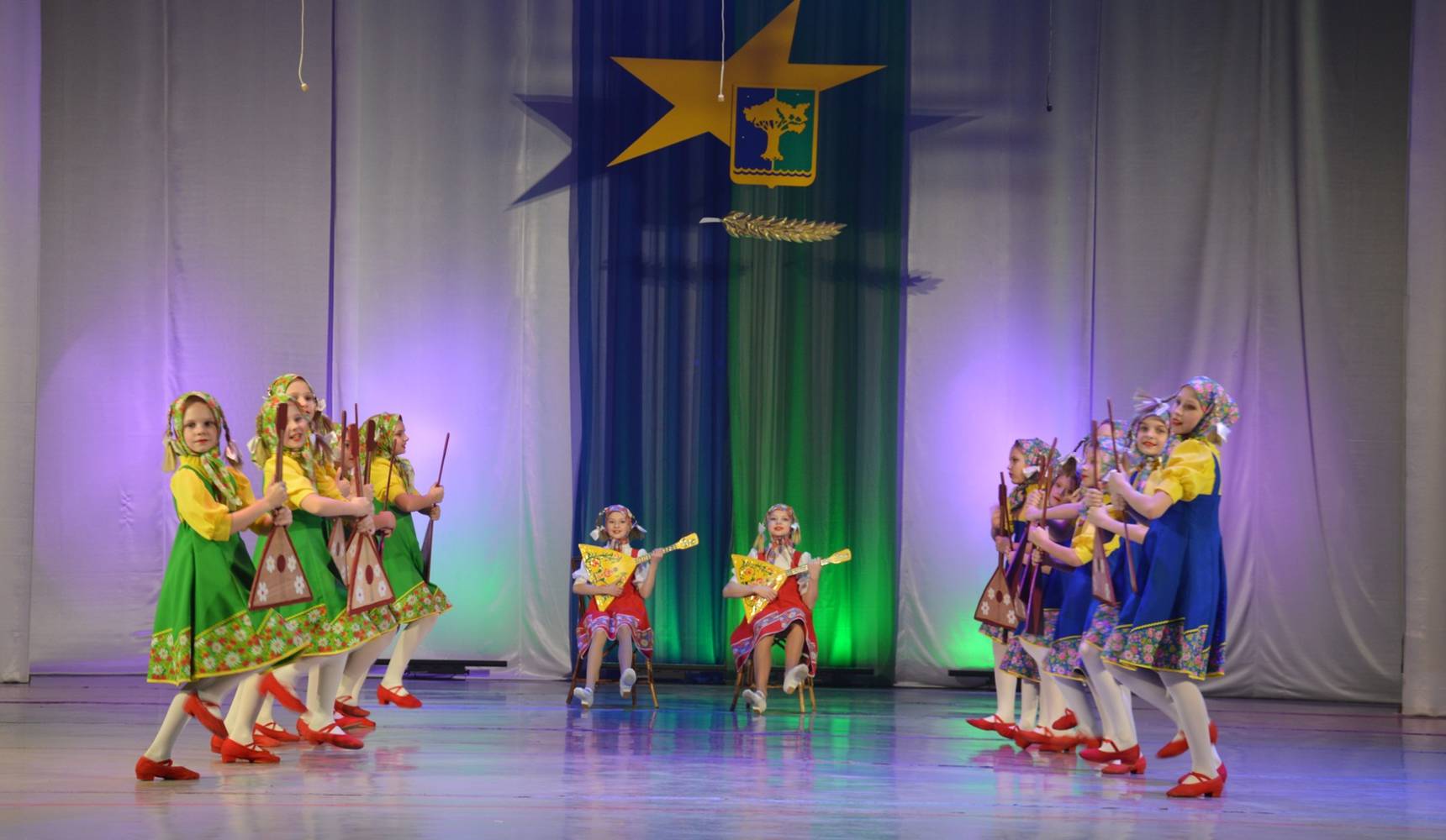 Тебе, район, я творчество дарю