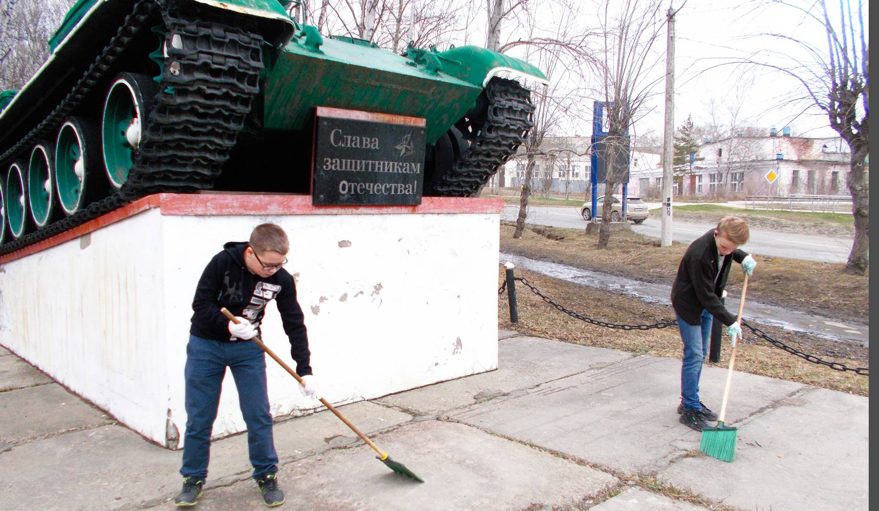 На защите памяти