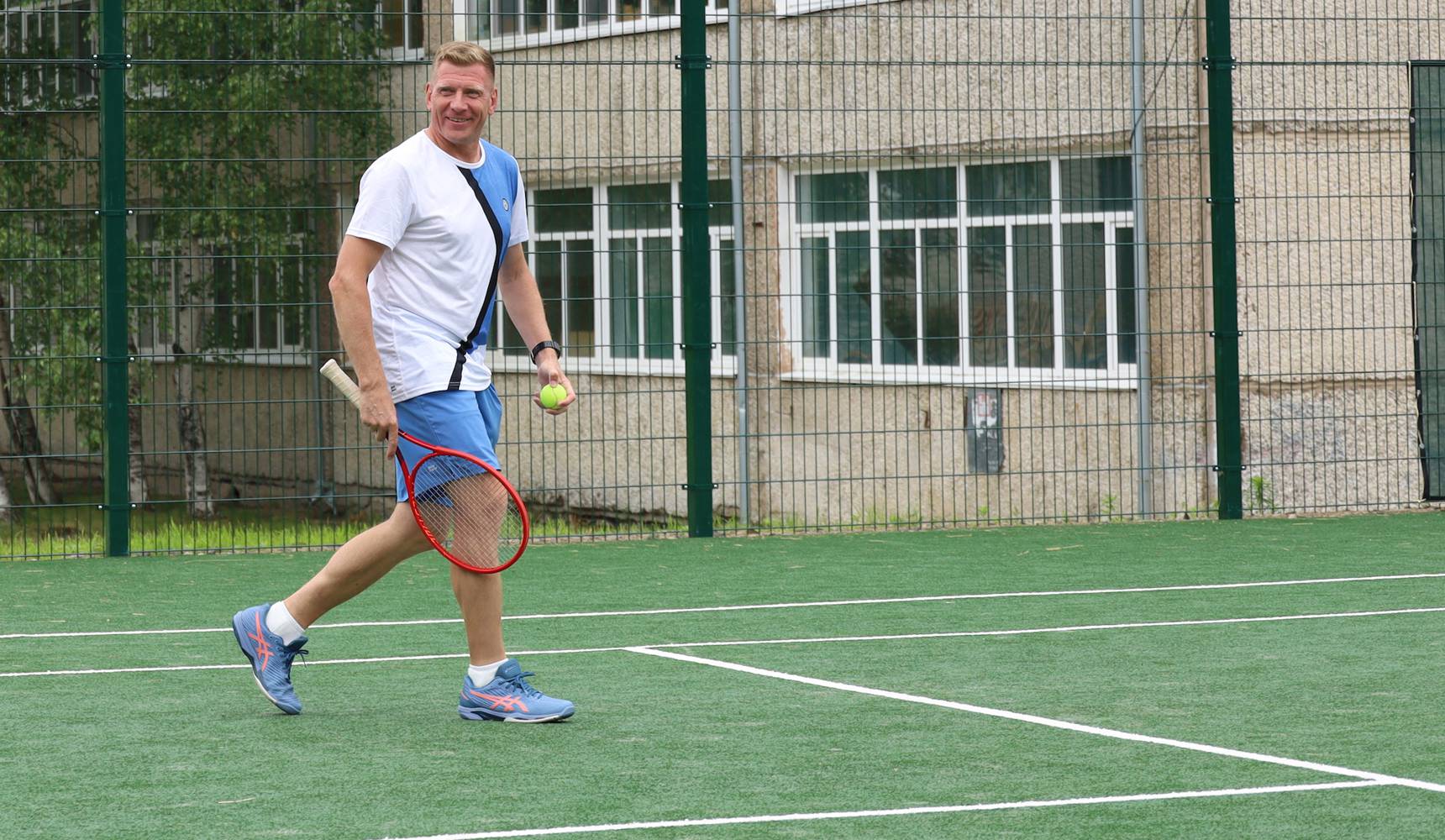 С ракеткой по жизни