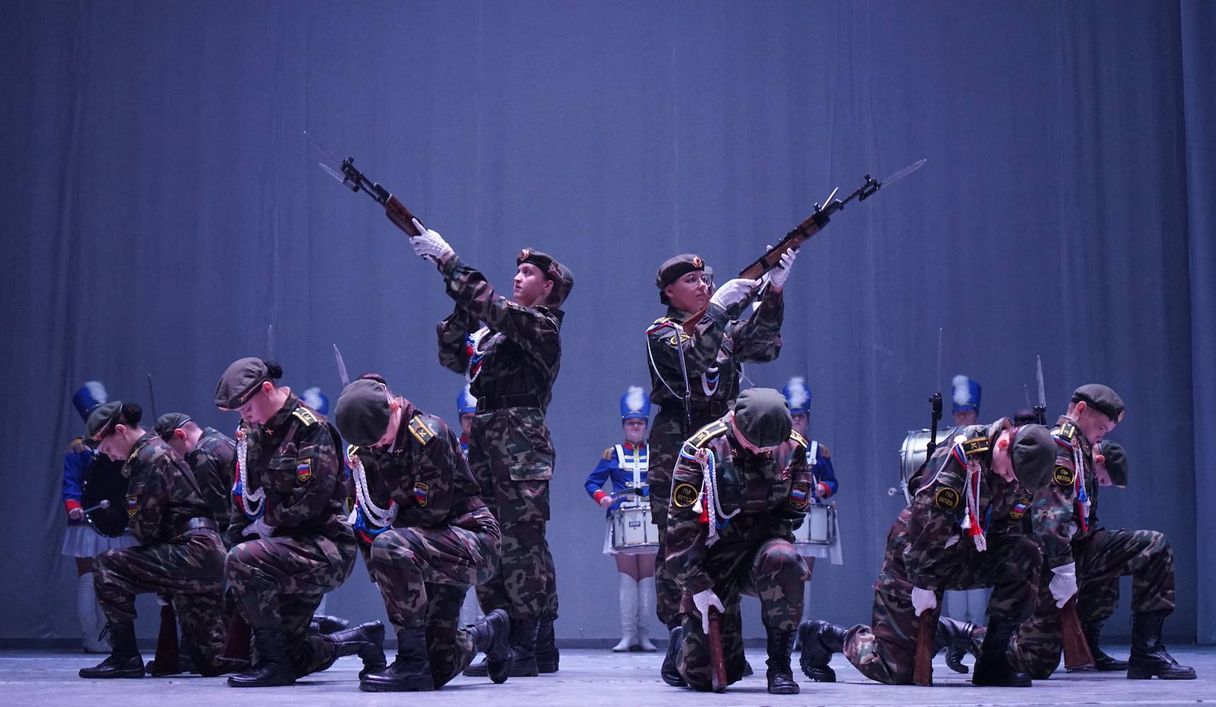 Под звуки барабанной дроби