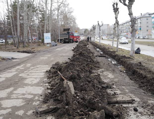 В Амурске продолжается благоустройство центральной аллеи