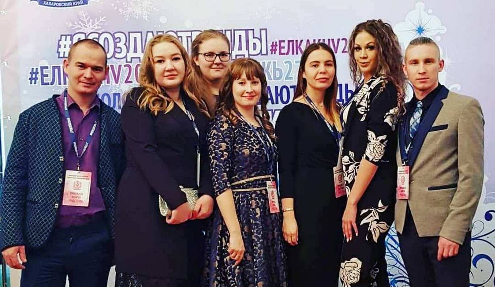 Активисты Амурского района посетили губернаторскую елку Активисты Амурского района посетили губернаторскую елку