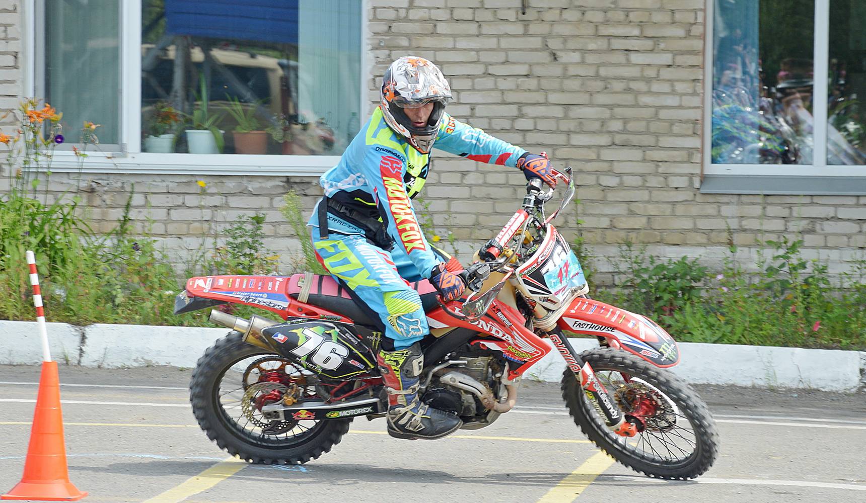 Круизеры, кроссовики и русская «Планета»