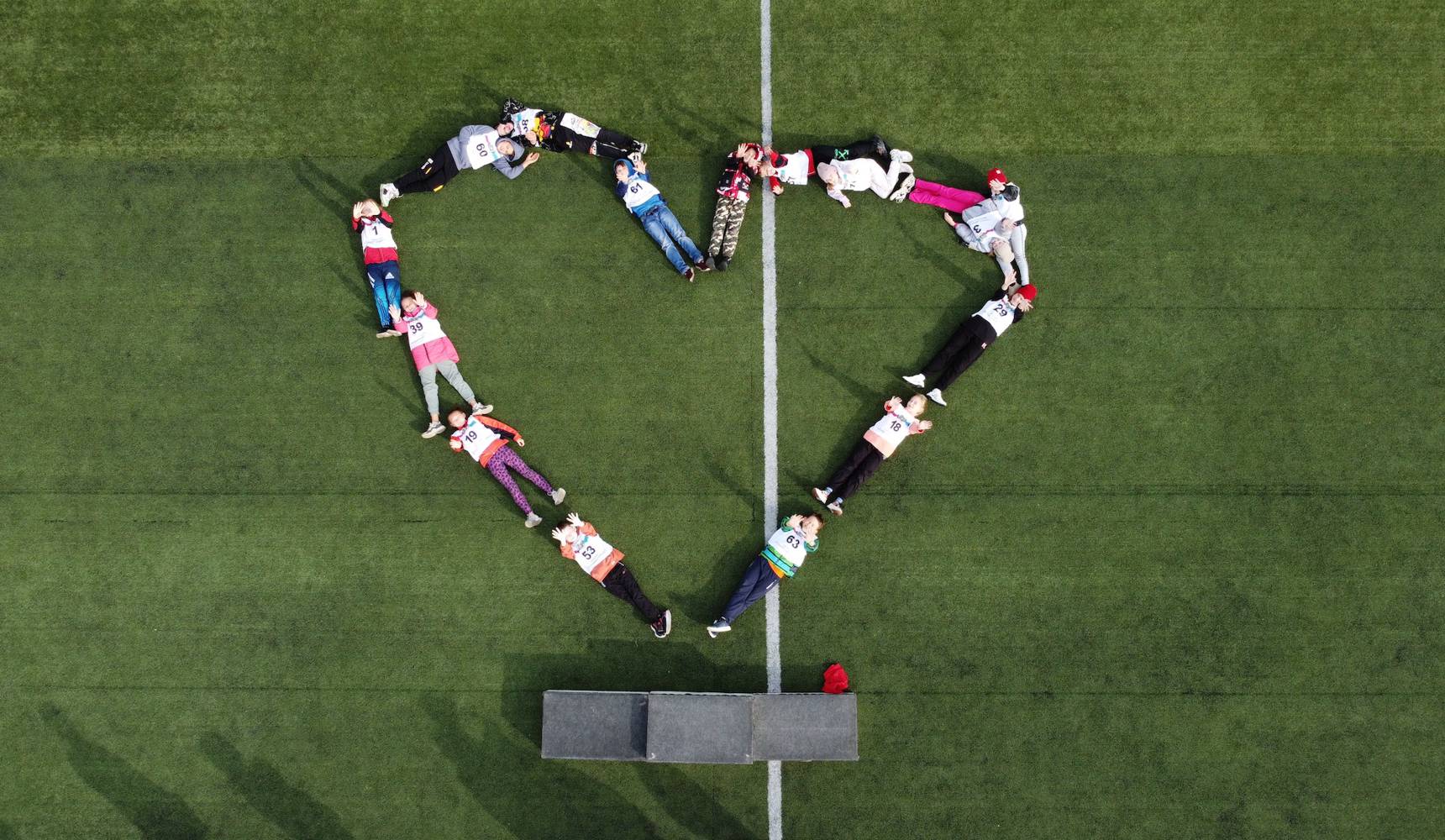 Нога в ногу